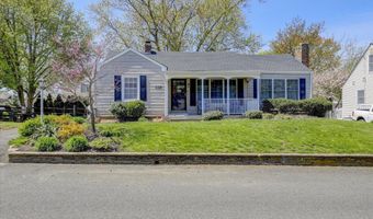 126 9th St, Belford, NJ 07718