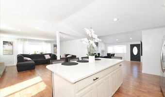 62 Bayside Ave, Amityville, NY 11701