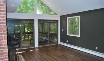 43 Camelot Dr, Bedford, NH 03110