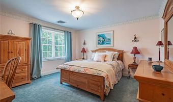 1487 Shelburne Ct, Allentown, PA 18104