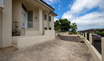 98-827 Ainanui Loop, Aiea, HI 96701