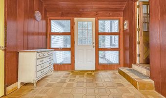5 Woodland Pl, Airmont, NY 10952