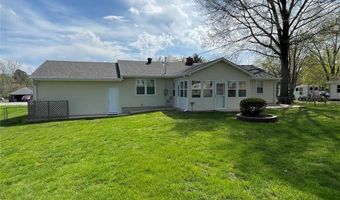 433 Essen Ln, Ballwin, MO 63021