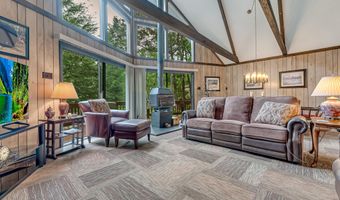 11 Carmen Gln, Albrightsville, PA 18210