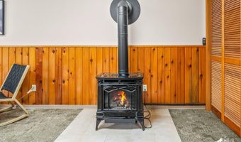21624 Sean St, Chugiak, AK 99567