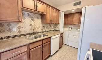 524 ORANGE Dr 11, Altamonte Springs, FL 32701