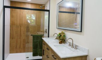 101 W College St, Ash Grove, MO 65604