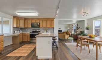 52 Road 8UC, Clark, WY 82435