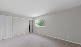 412 Sorrento Dr, Ballwin, MO 63021