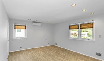 83 The Dell, Albertson, NY 11507