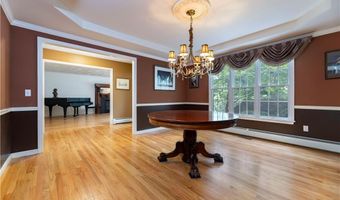258 Woodridge Dr, North Kingstown, RI 02874