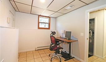 62 Valleybrook Dr, East Providence, RI 02914