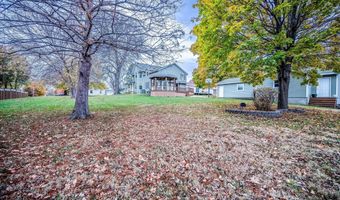 903 E 10TH St, Atlantic, IA 50022