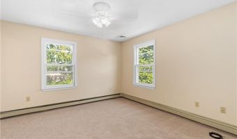 94 Ridgewood Rd, Middletown, RI 02842