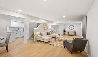 6111 35TH St N, Arlington, VA 22213