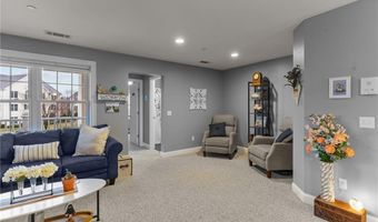 40 Saw Mill Dr 203, North Kingstown, RI 02852