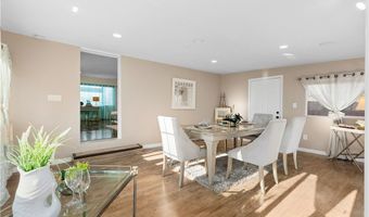 2118 W Crestwood Ln, Anaheim, CA 92804
