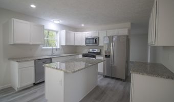 111 Center Dr, Blakeslee, PA 18610