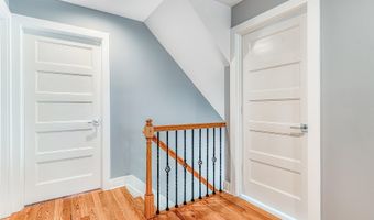 2 Railroad Ave, Bayville, NJ 08721