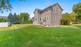 321 E APPLE CREEK Rd, Appleton, WI 54913
