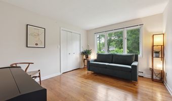 10 Pleasant Point Rd, Branford, CT 06405