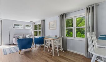 8 Presque Isle Trl, Narragansett, RI 02882