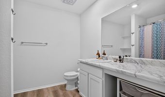 8001 White Spruce Trl, Bauxite, AR 72011