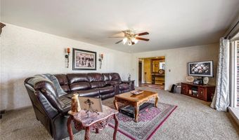 1415 S Madison Ave, Aurora, MO 65605