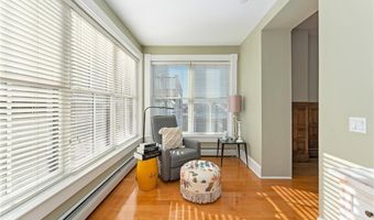 423 Hope St C, Bristol, RI 02809