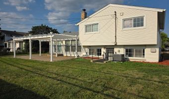 1719 W Lexington Dr, Arlington Heights, IL 60004