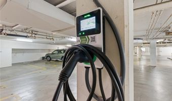 10820 Holman Ave 204, Los Angeles, CA 90024