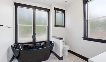 10245 E Bunco Rd, Athol, ID 83801