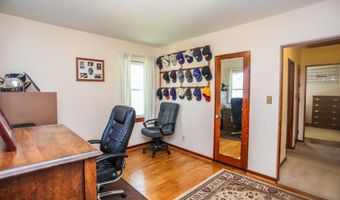 1102 S Jay St, Aberdeen, SD 57401