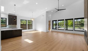 360 Briscoe Pl, Ashland, OR 97520