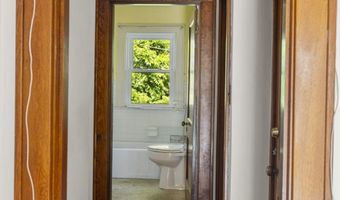 89 Second St, Athens, OH 45701