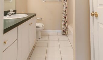 390 Blair Cir, Aurora, OH 44202