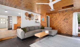 37 Charles St, Barrington, RI 02806