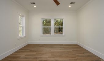 15 Woods Ln, Beaufort, SC 29907