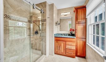 2 A Aspen Way, Danbury, CT 06811