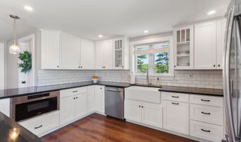 37 Trolly Farm Way, Falmouth, ME 04105