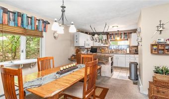 36 Primrose Ln 36, North Providence, RI 02904
