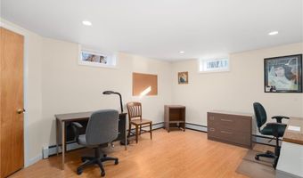 7 Restmere Ter, Middletown, RI 02842
