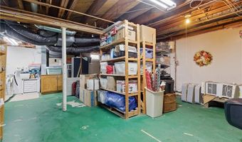27 Old Meadow Ln, Cumberland, RI 02864