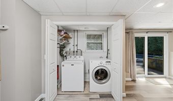 37 Carriage Rd, Cranston, RI 02920