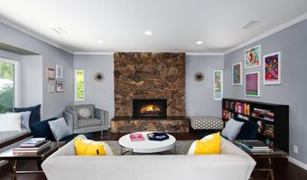 9976 Grandview Dr, La Mesa, CA 91941