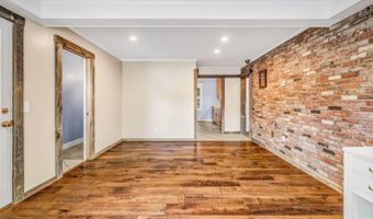 123 Mount Hope Ave, Bangor, ME 04401