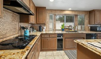10913 Treeside Ln, Escondido, CA 92026