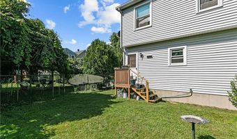 55 Homer St B, Newport, RI 02840
