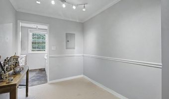 206 N TRENTON St 206-3, Arlington, VA 22203