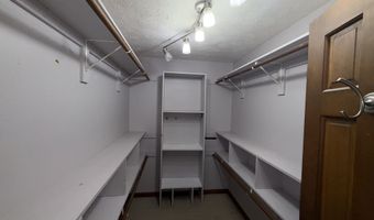 1381 Secretariat Ln, Indianapolis, IN 46217
